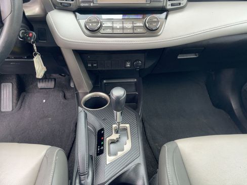 Used 2015 Toyota RAV4 XLE image 19
