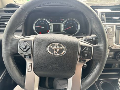 Used 2019 Toyota 4Runner SR5 AWD/4WD image 13