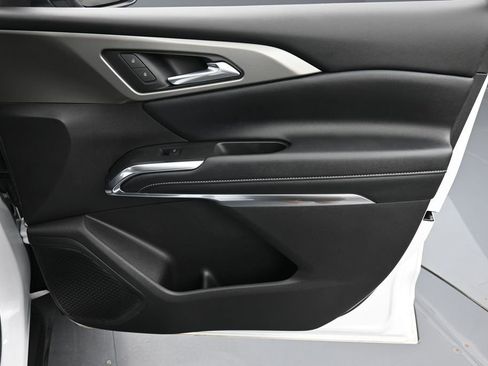 Used 2025 Chevrolet Traverse LT w/ LPO, Floor Liner Package AWD/4WD image 19