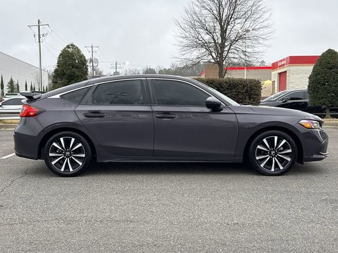 Used 2024 Honda Civic EX-L image 3