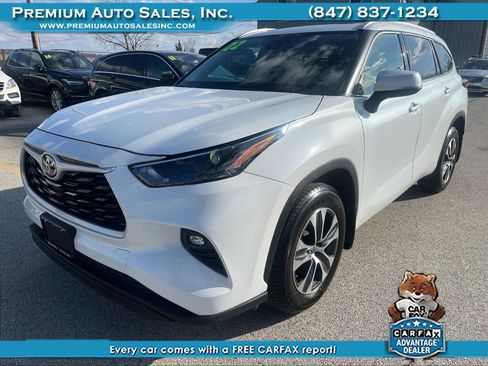 Used 2022 Toyota Highlander XLE image 1