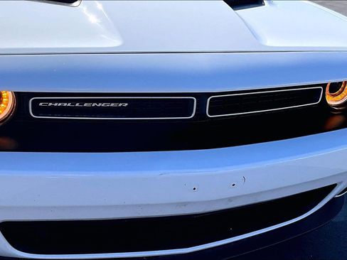 Used 2021 Dodge Challenger SXT image 27