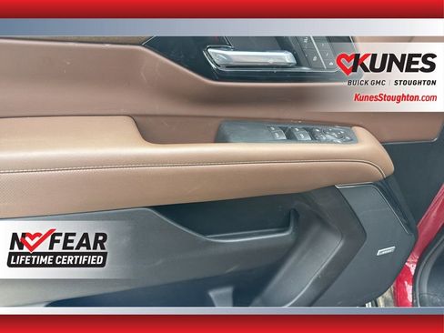 Used 2025 Chevrolet Suburban High Country AWD/4WD image 19
