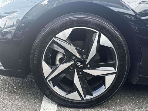 Certified 2023 Hyundai Elantra SEL w/ Convenience Package FWD image 8