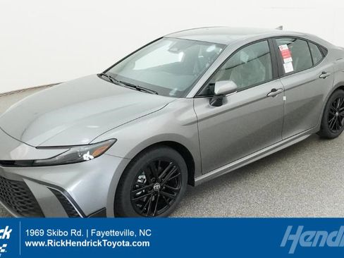 New 2026 Toyota Camry SE FWD image 1