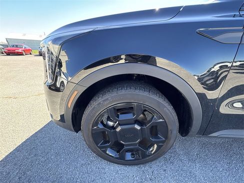 Used 2025 Kia Sorento SX image 10