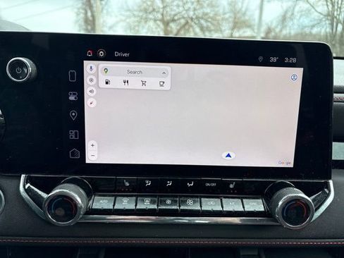 Used 2024 Chevrolet Colorado Z71 w/ Z71 Convenience Package 2 image 16