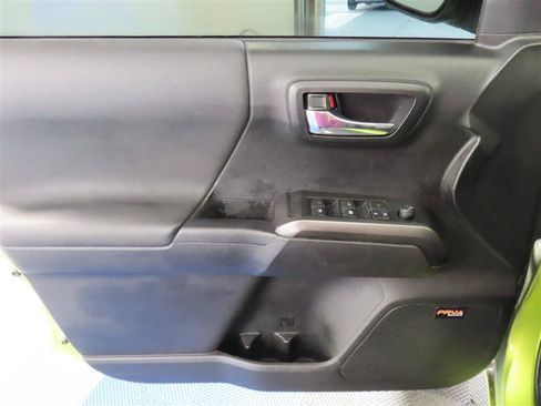 Used 2022 Toyota Tacoma TRD Pro AWD/4WD image 15