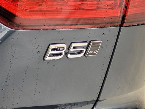 Certified 2026 Volvo V60 B5 Cross Country Plus w/ Protection Package Premier image 7