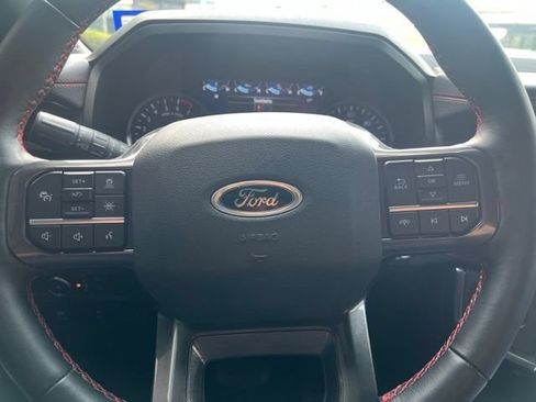 Used 2023 Ford Expedition Limited AWD/4WD image 12