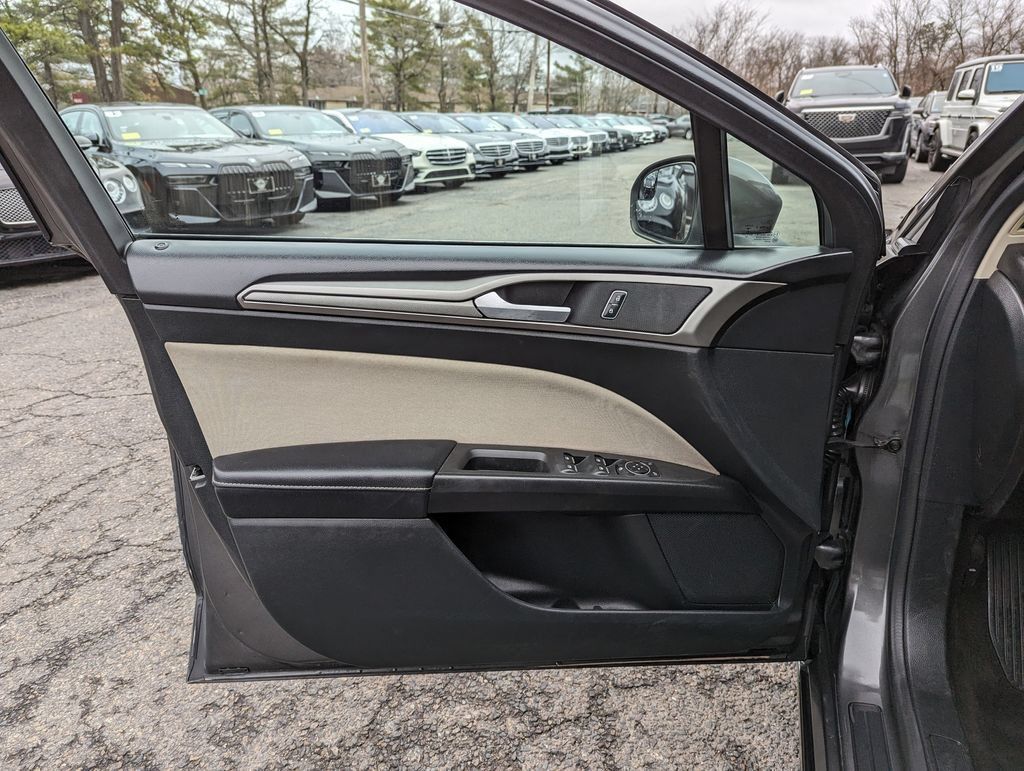 Used 2017 Ford Fusion S FWD image 11