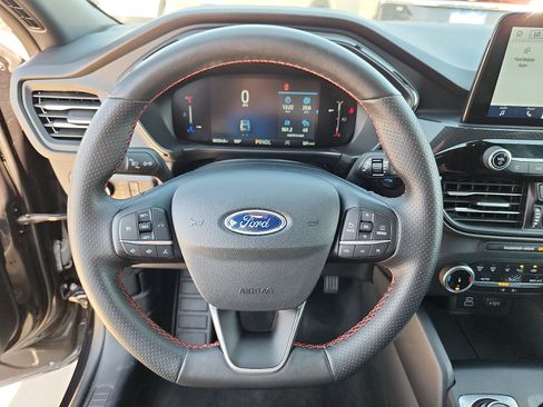 Used 2025 Ford Escape ST-Line FWD image 16
