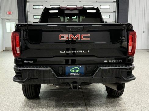 Certified 2023 GMC Sierra 2500 Denali w/ Denali Black Diamond Edition AWD/4WD image 5