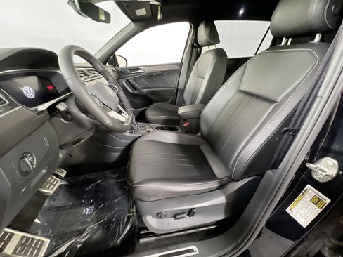 Used 2022 Volkswagen Tiguan SE R-Line image 20