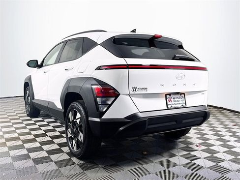 Used 2024 Hyundai Kona SEL w/ Convenience Package image 7