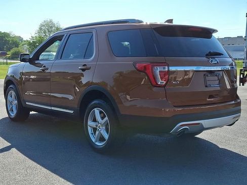 Used 2017 Ford Explorer XLT AWD/4WD image 7