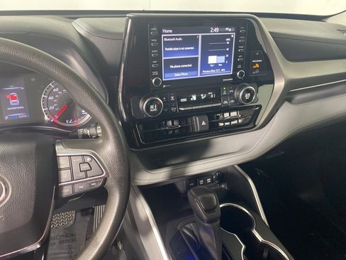 Used 2020 Toyota Highlander L image 16