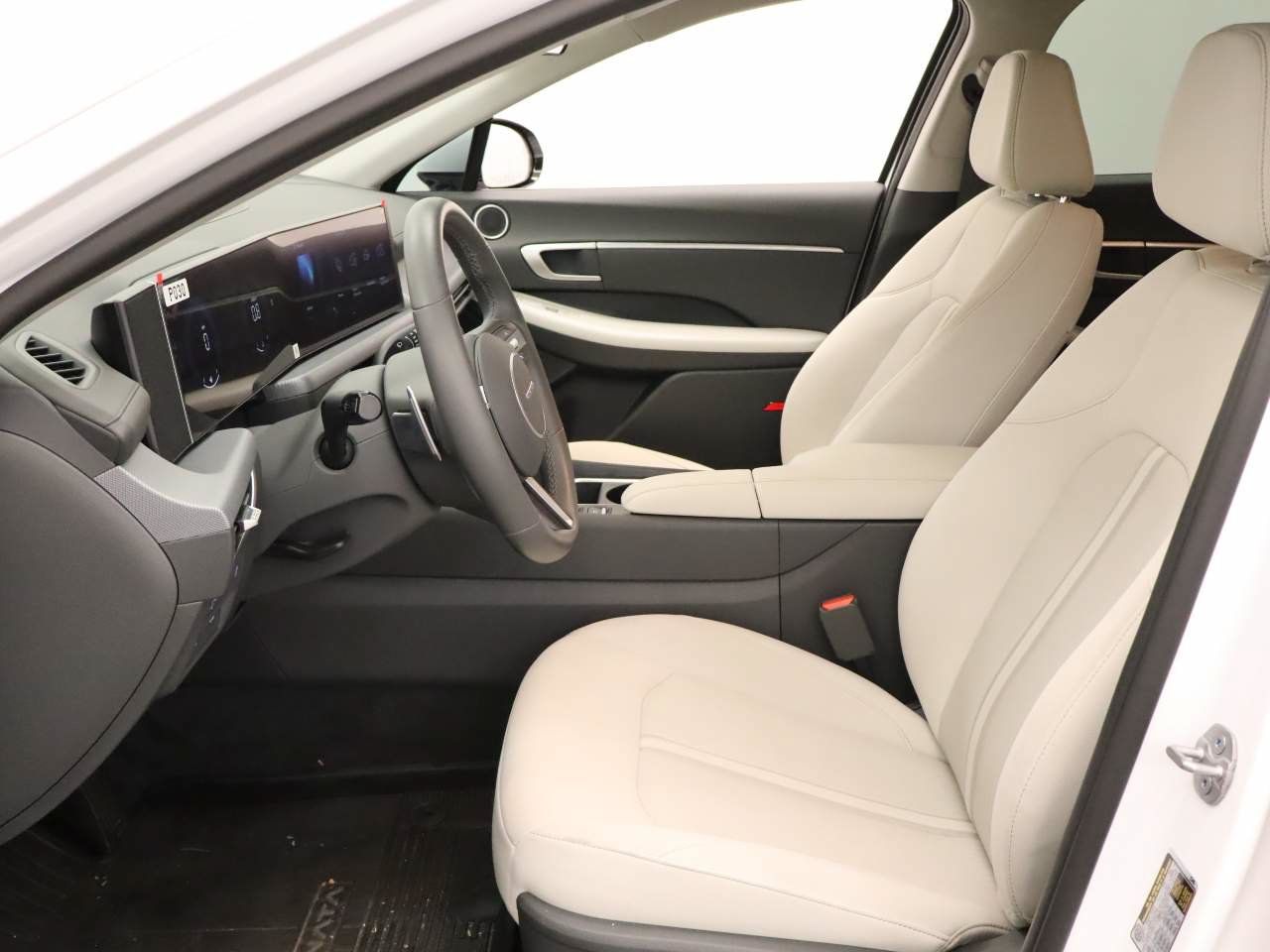 Used 2026 Hyundai Sonata SEL FWD image 14