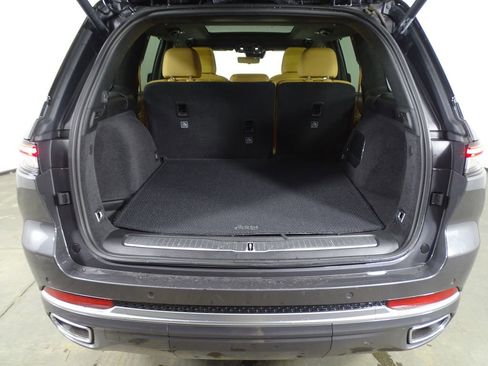 Used 2022 Jeep Grand Cherokee Summit image 16