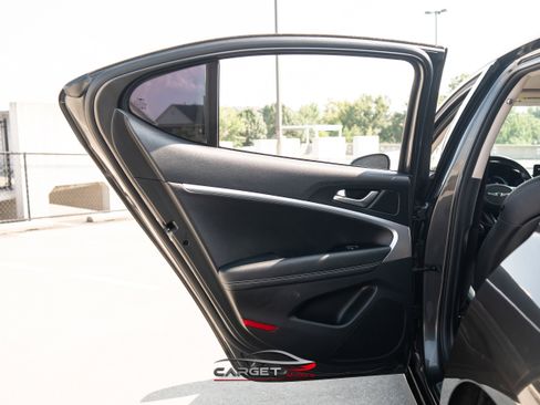 Used 2022 Genesis G70 2.0T image 38