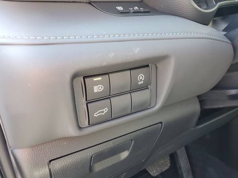 Used 2023 Toyota Highlander XLE AWD/4WD image 21