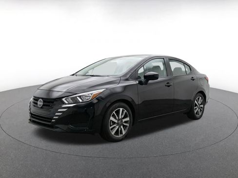 Used 2025 Nissan Versa SV FWD image 3