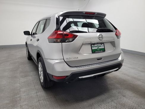 Used 2017 Nissan Rogue S image 5