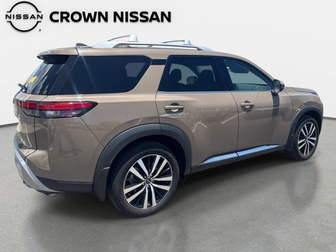 Certified 2024 Nissan Pathfinder Platinum w/ Cargo Package AWD/4WD image 9
