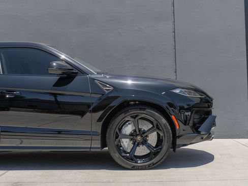 Used 2026 Lamborghini Urus SE AWD/4WD image 37