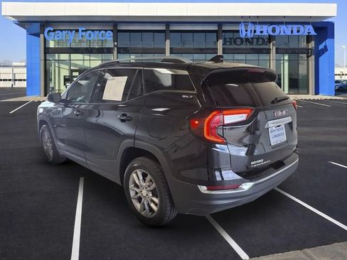 Used 2022 GMC Terrain SLT AWD/4WD image 3