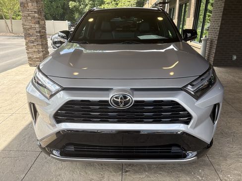 Used 2025 Toyota RAV4 XSE w/ Weather Package AWD/4WD image 3
