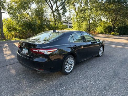 Used 2019 Toyota Camry XLE FWD image 15