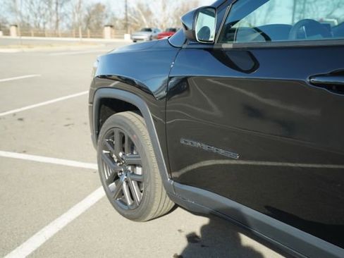 New 2026 Jeep Compass Latitude w/ Sun and Sound Group image 38