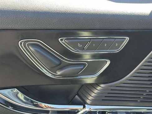 Used 2022 Lincoln Corsair Standard w/ Equipment Group 101A image 13