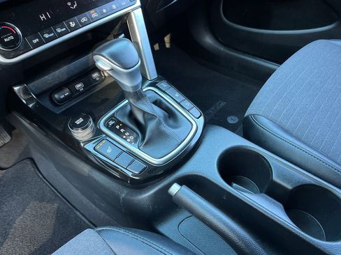 Used 2023 Kia Seltos S image 19