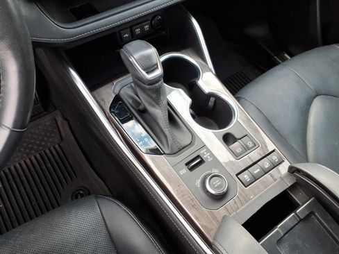 Certified 2021 Toyota Highlander Limited image 24