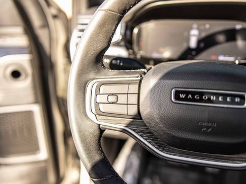 Used 2022 Jeep Wagoneer Series II w/ Premium Group I image 24