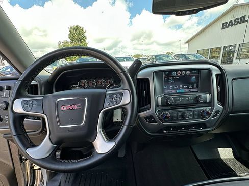 Used 2018 GMC Sierra 1500 SLE w/ SLE Value Package AWD/4WD image 12
