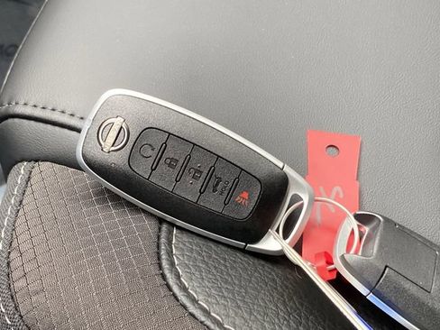 New 2026 Nissan Pathfinder SL image 27