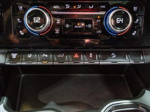 Used 2024 GMC Sierra 2500 AT4 w/ AT4 Premium Plus Package image 25