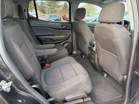 Used 2017 GMC Acadia SLE image 26