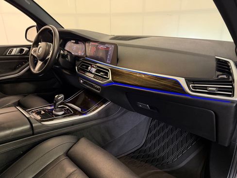 Used 2019 BMW X5 xDrive40i w/ M Sport Package image 32