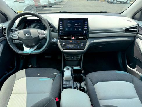 Used 2020 Hyundai Ioniq SE FWD image 32