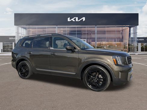 Used 2023 Kia Telluride EX X-Line image 2