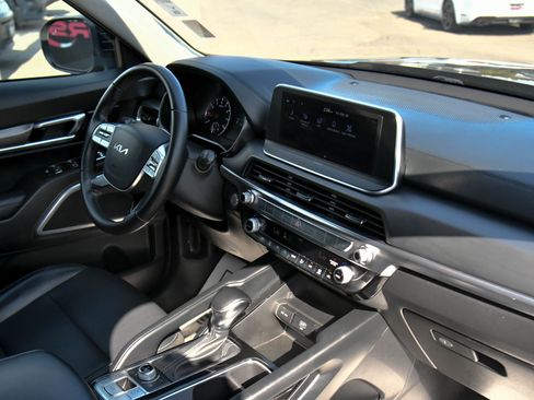 Used 2022 Kia Telluride LX image 45