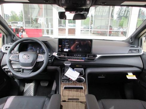 New 2026 Toyota Sienna Platinum AWD/4WD image 21