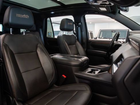 Used 2021 Chevrolet Tahoe High Country w/ Premium Package AWD/4WD image 29