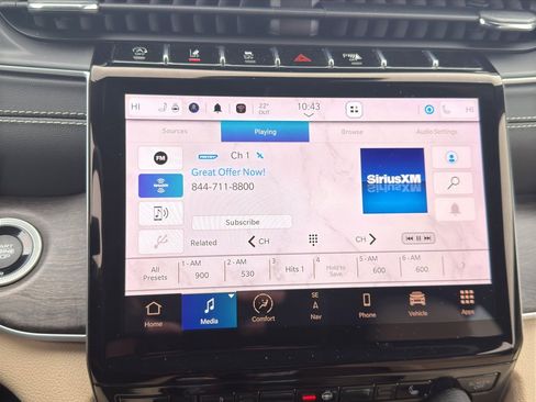 Used 2023 Jeep Grand Cherokee Limited image 18