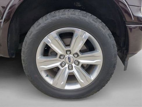 Used 2018 Ford F150 Platinum w/ Equipment Group 701A Luxury image 24