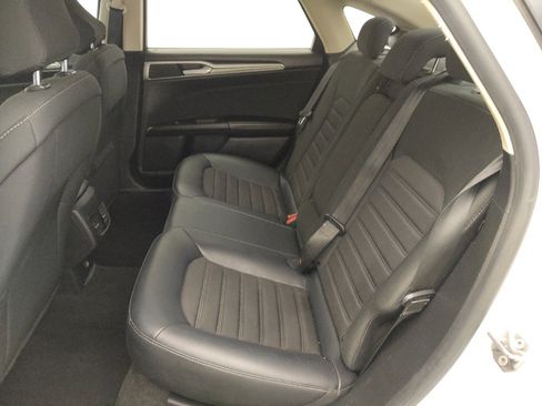 Used 2020 Ford Fusion SE FWD image 18